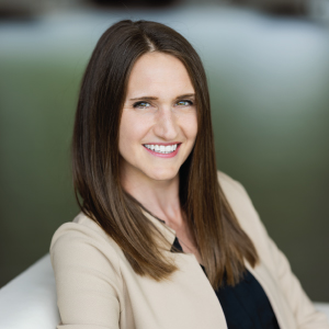Jenn Lukens Headshot