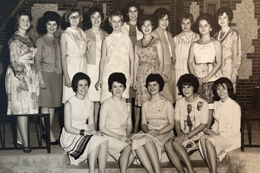 pi beta phi class of 64
